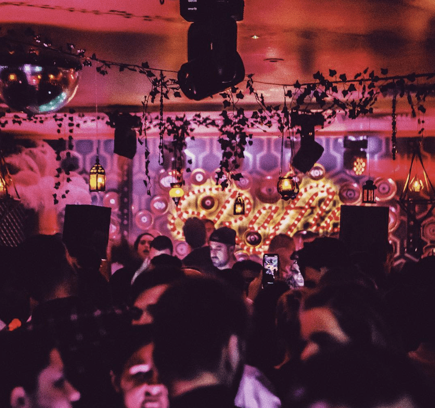 Raffles Londen club disco lights