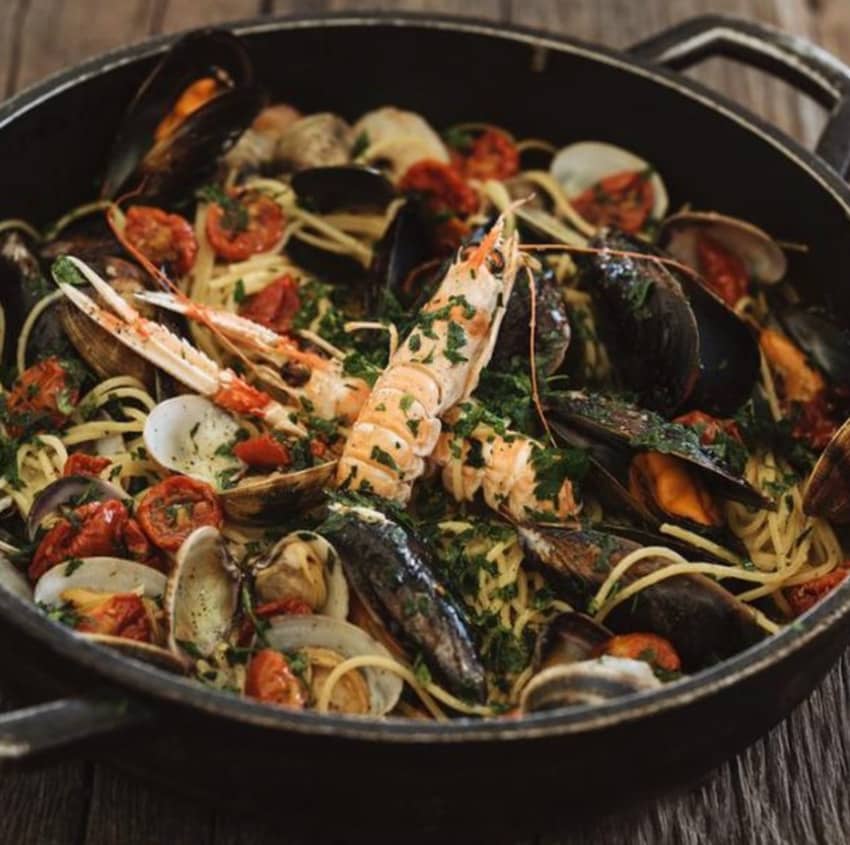 seafood pasta with clams prawns