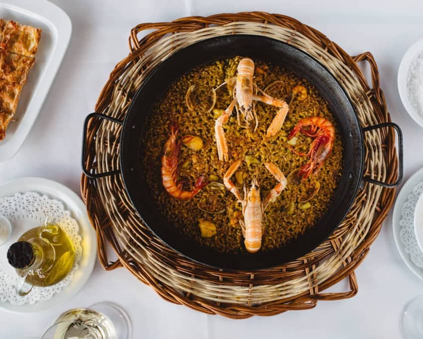 Restaurant Barceloneta seafood paella
