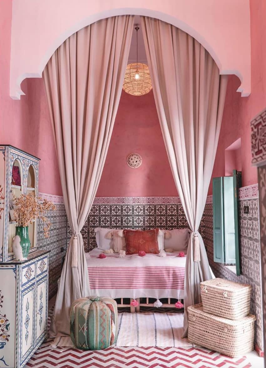 BE Marrakech room tawlab pink tones