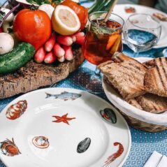 Le Club 55 seafood themed plate bread basket tea
