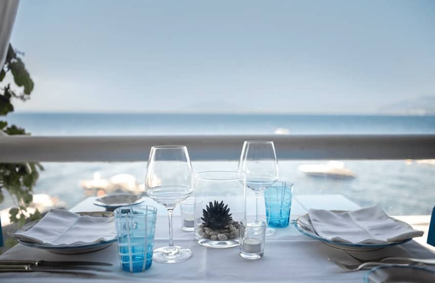 Il Riccio Anacapri dining with sea view