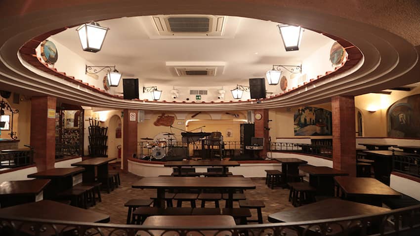 Taverna Anema E Core dining room round ceiling