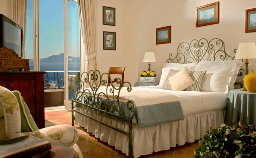 deluxe sea view cliff side room