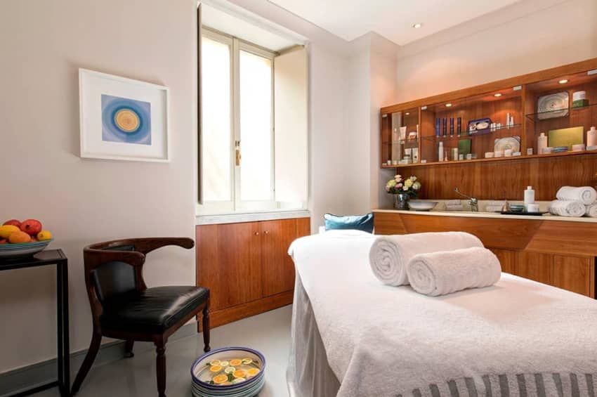 Hotel De Russie Rome Massage Towels Relax Oil