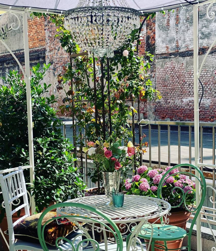 Penelope a Casa Milan Outside Table Flowers Plants