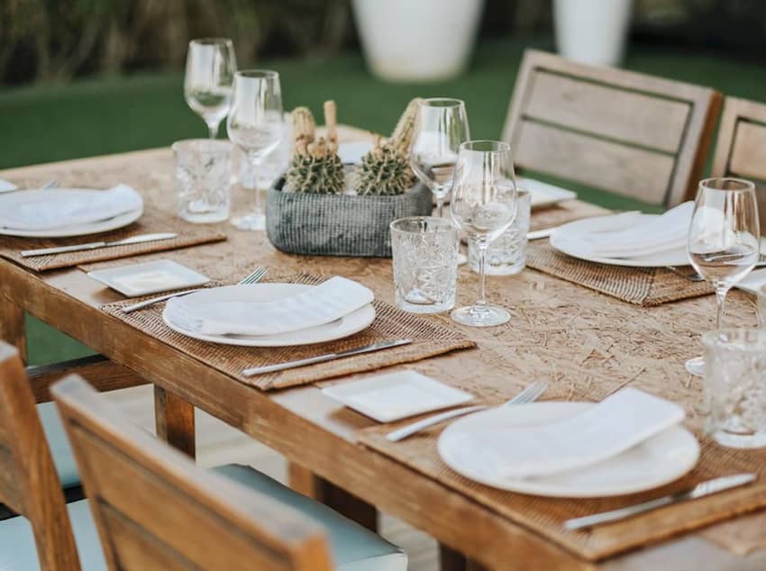 Salduna Beach Marbella wooden table elegant setting