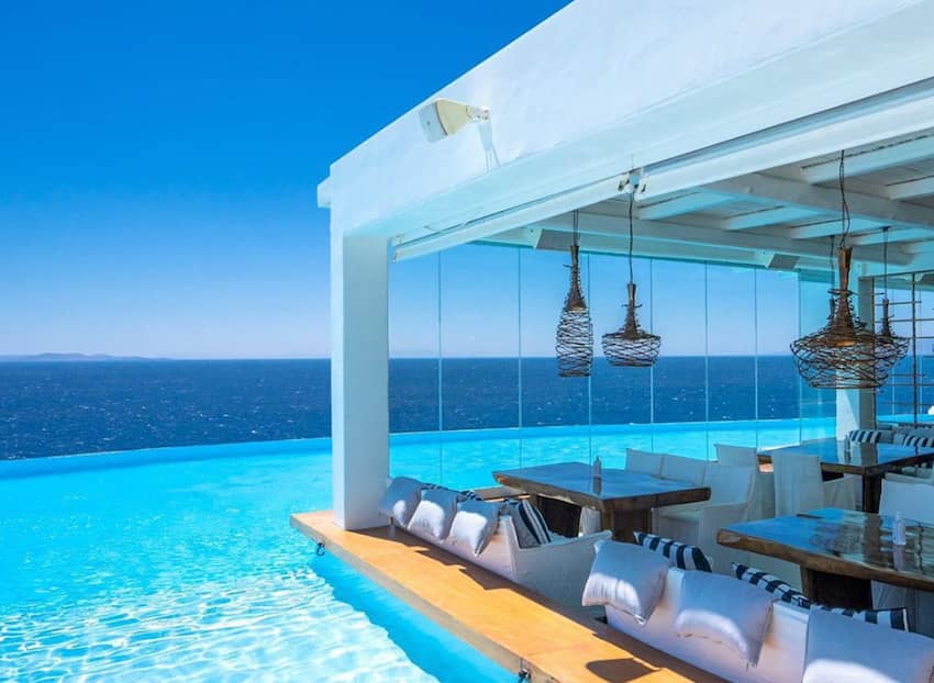 dining in the middle of the infinity pool spectacular view