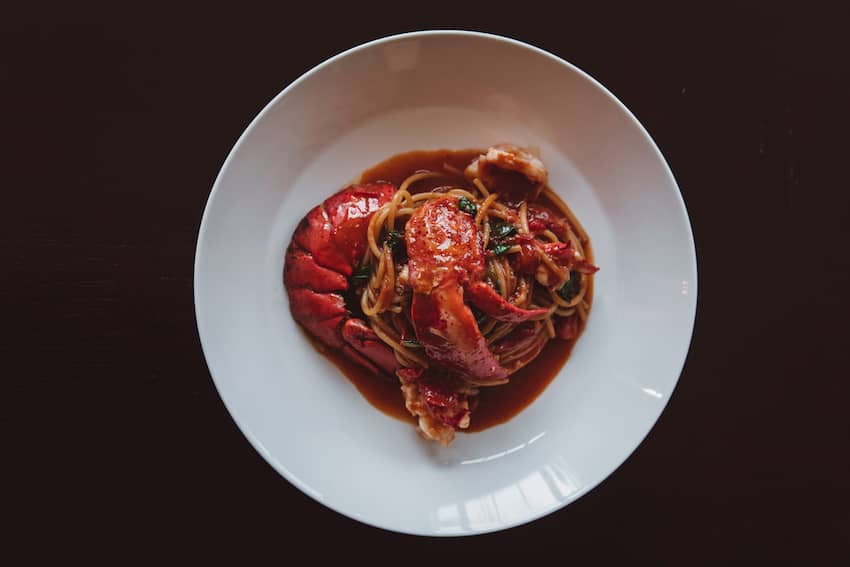 spaghetti in cherry tomato sauce lobster