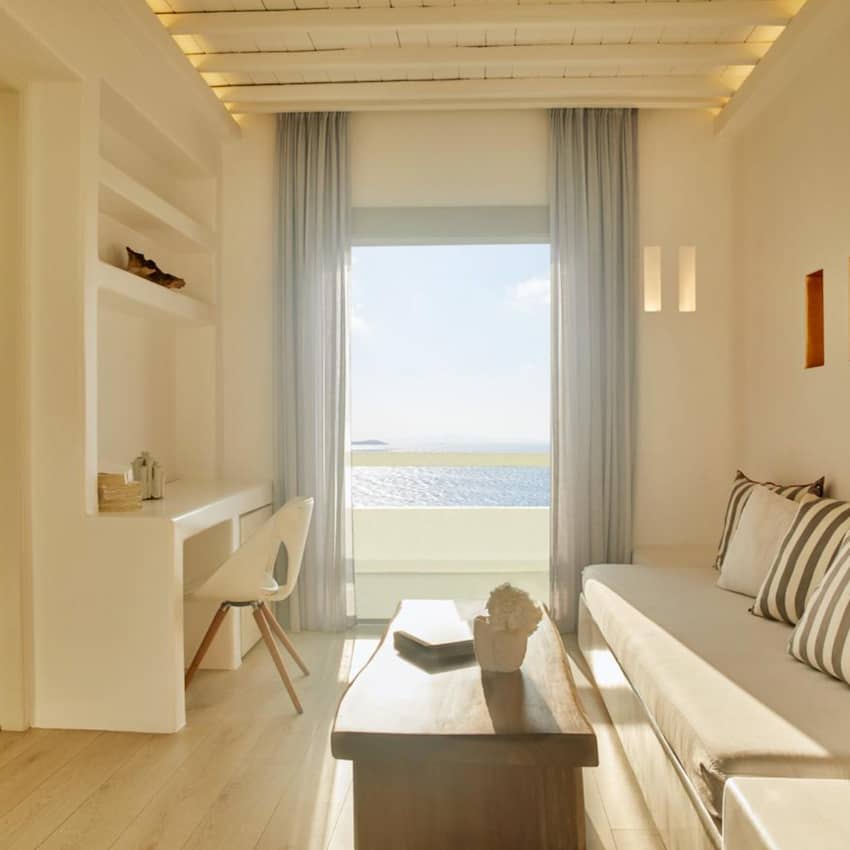 suite living room sea view