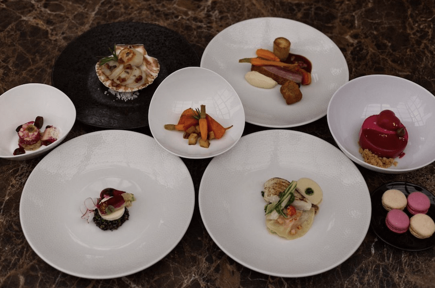 Het pomphuis Antwerpen food on white dishes