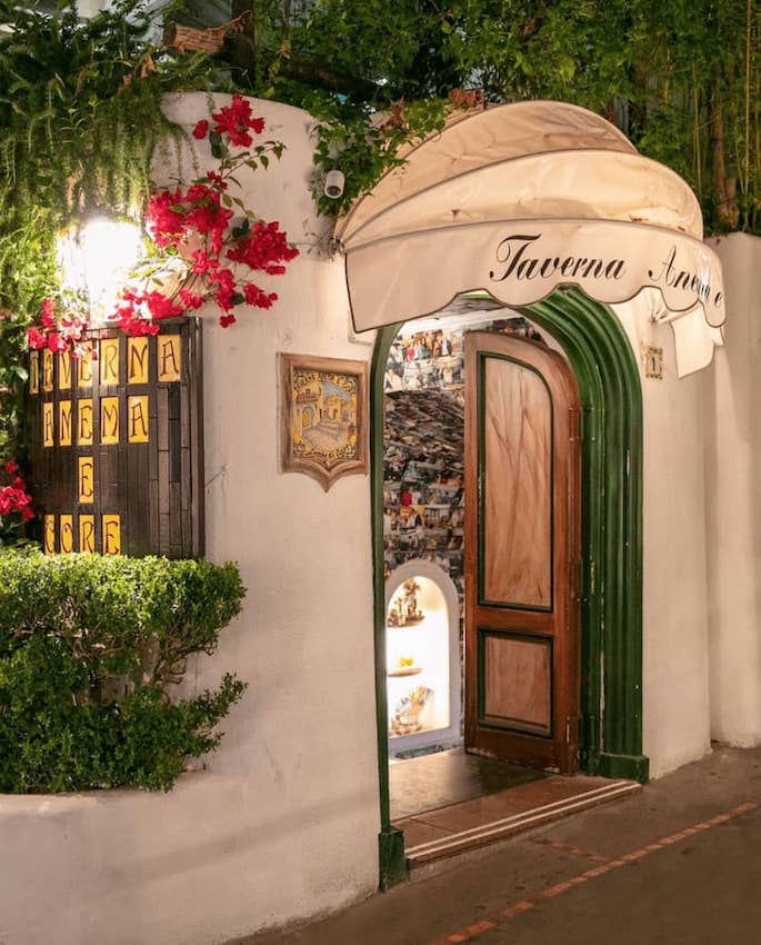 Taverna Anema E Core – enjoy exhilarating nightlife here