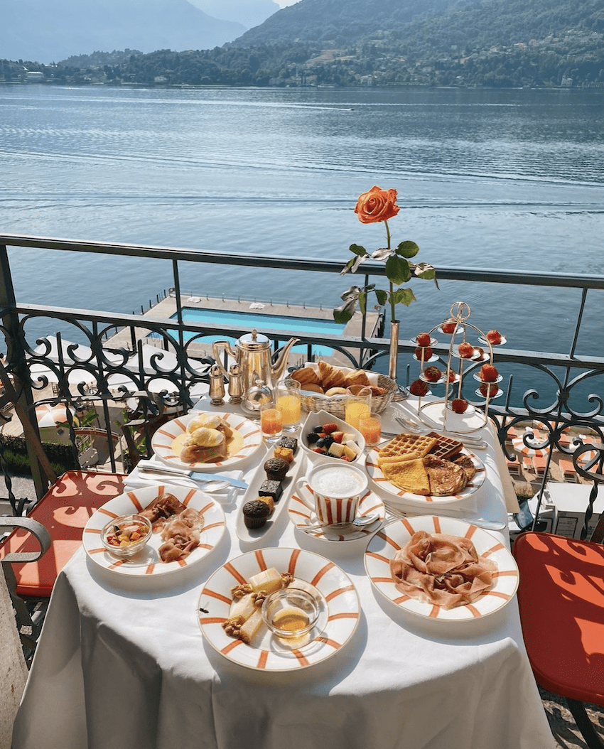  Grand Hotel Tremezzo breakfast with a view