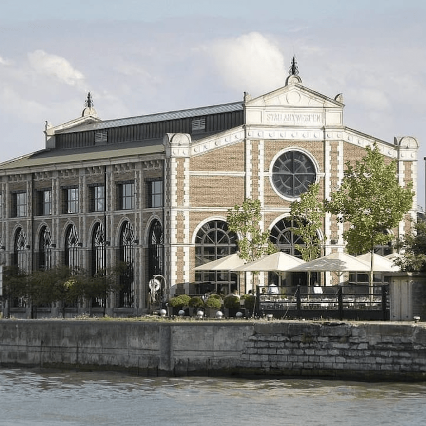 Het pomphuis Antwerpen outside building by day