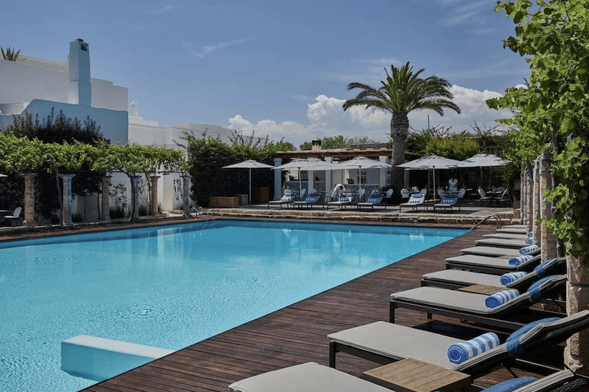 Masseria Torre Maizza Hotel pool sunbeds