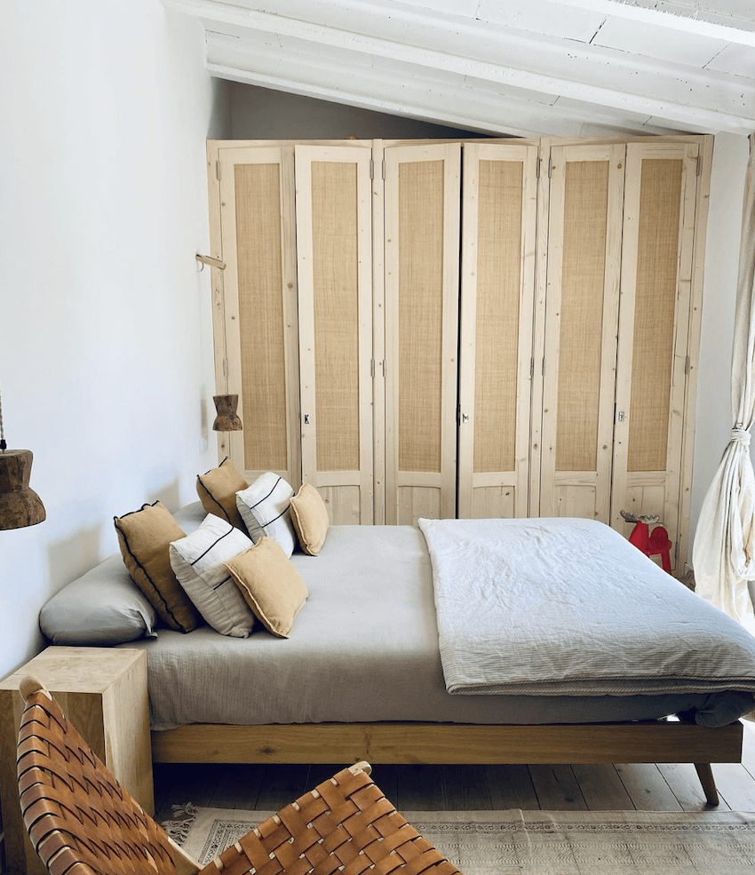 Sa Caseta Mallorca suite wooden closet 