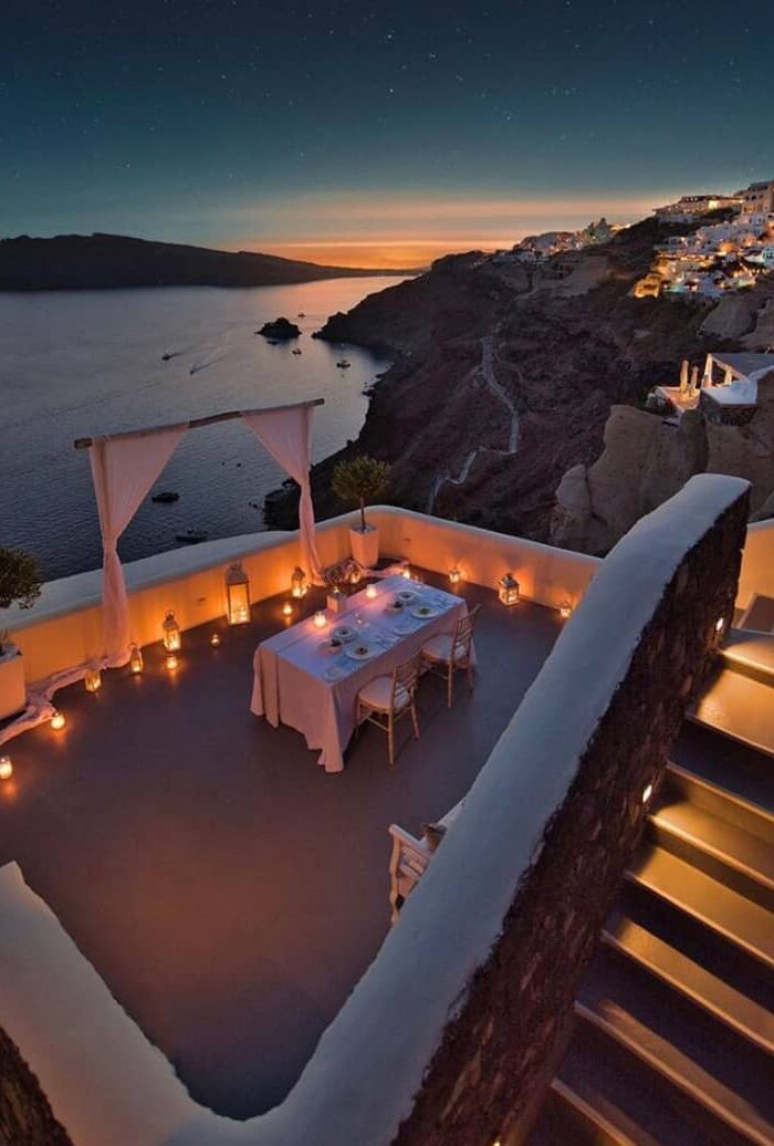 Canaves – A White Harbor with Ultimate Beauty
