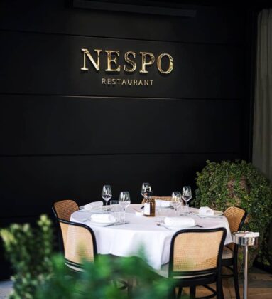 Restaurant Nespo round table plants luxury