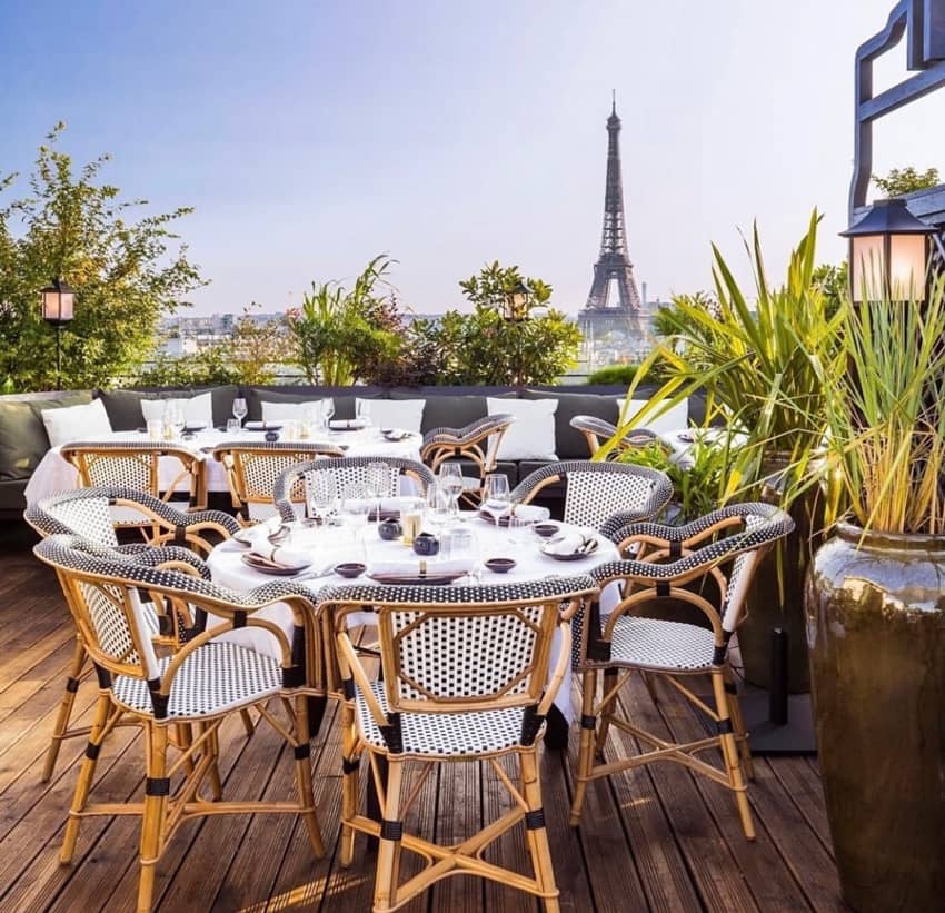 Mun restaurant Paris terrace view Eiffeltower