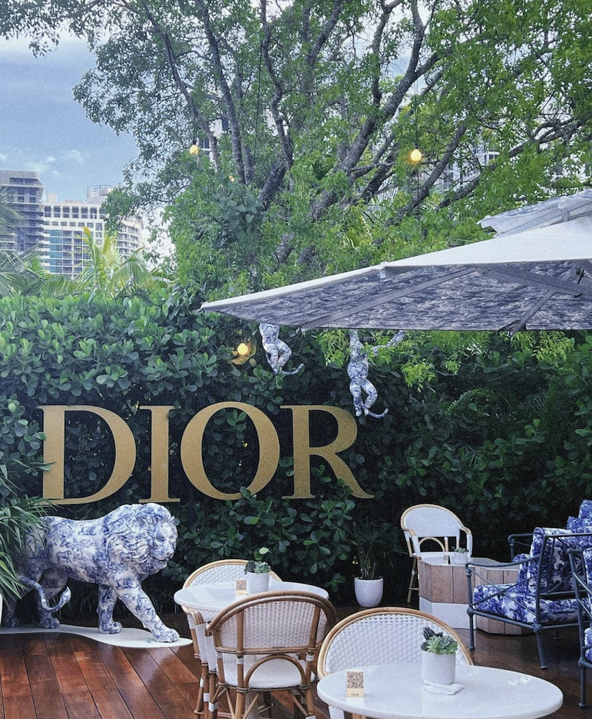 Dior Cafe